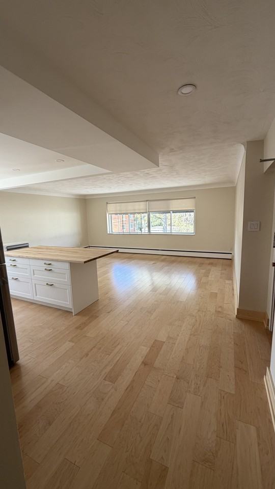 684 Tweedsmuir Ave - Photo 5 of 19