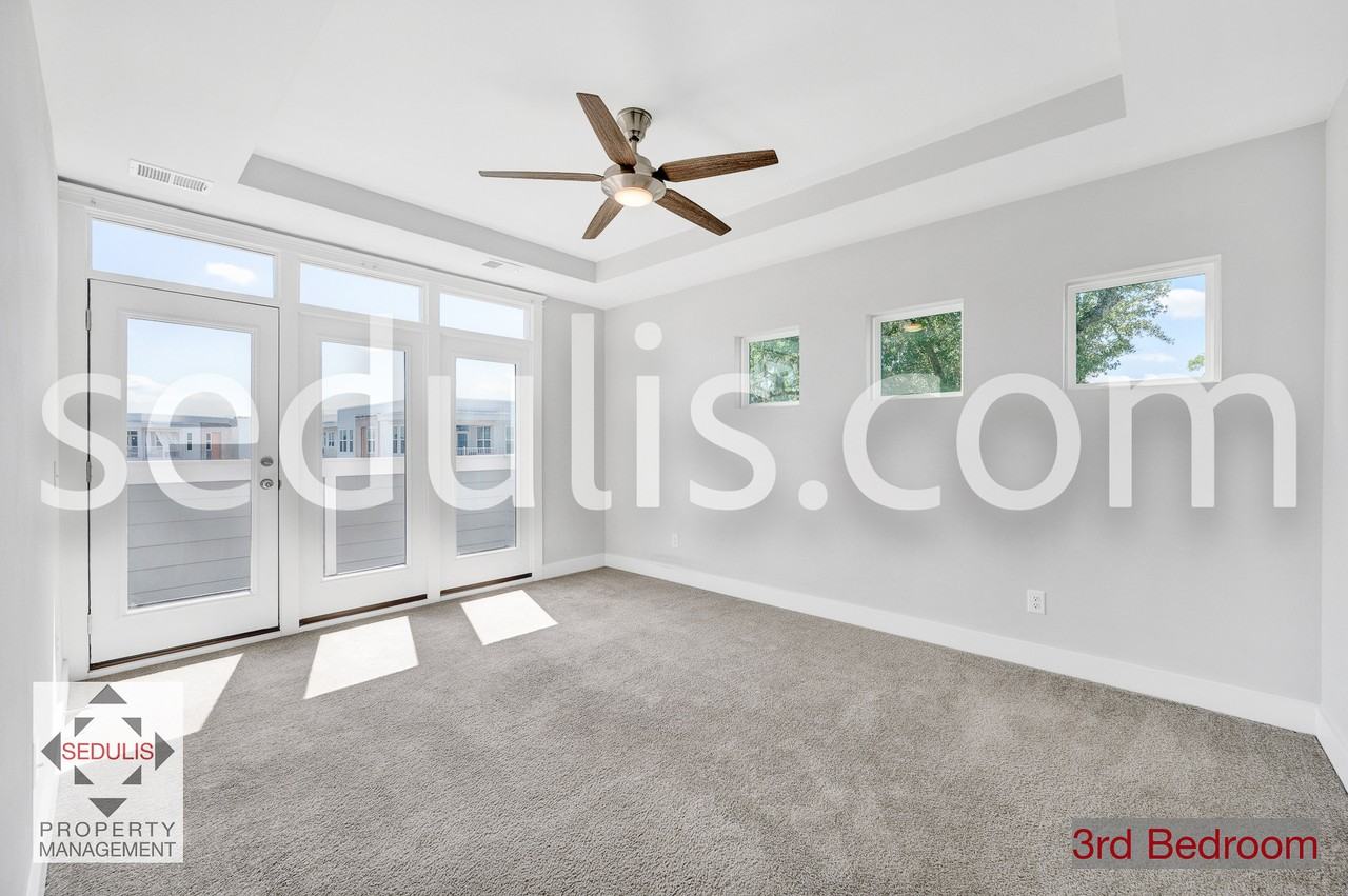 4555 Mixson Ave #1 - Photo 4 of 47