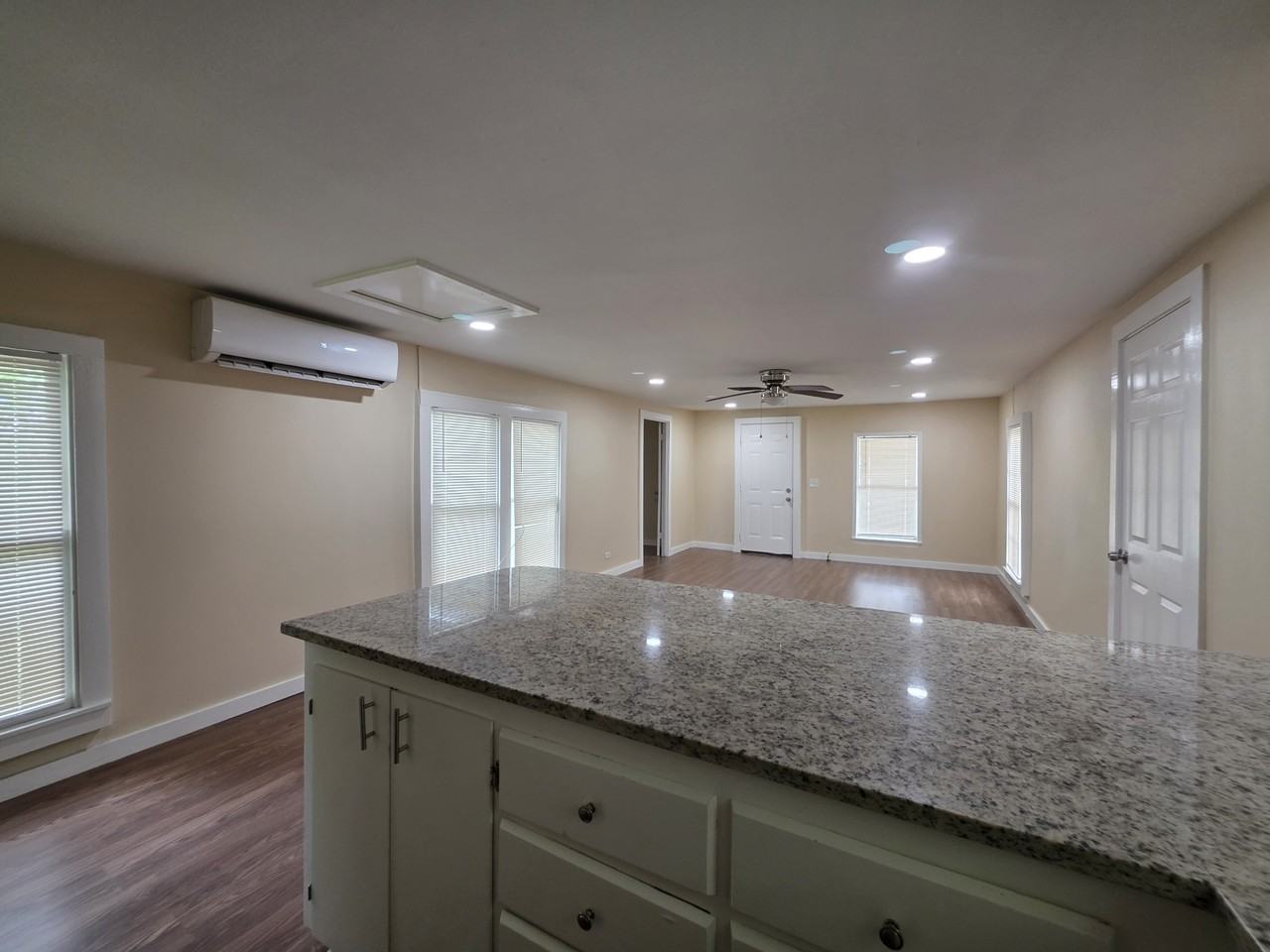 1116 E Cameron Ave #1 - Photo 3 of 38