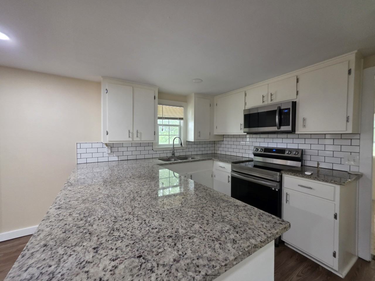 1116 E Cameron Ave #1 - Photo 4 of 38