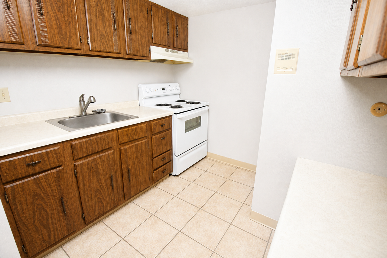 529  MONROE AVEAPT 16 #16 - Photo 4 of 8