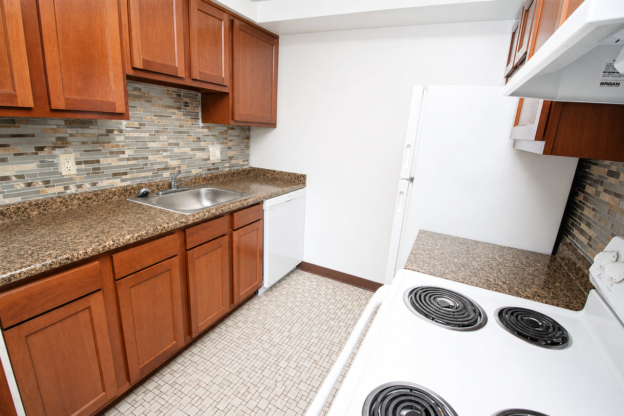 504 ORCHARD AVENUEAPT 202 #202 - Photo 3 of 10