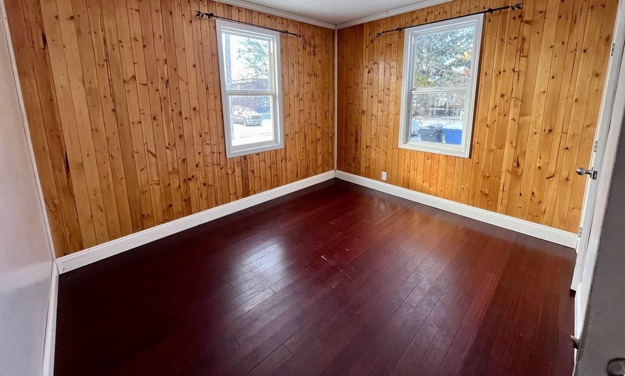10424 102 Ave #1 - Photo 6 of 20