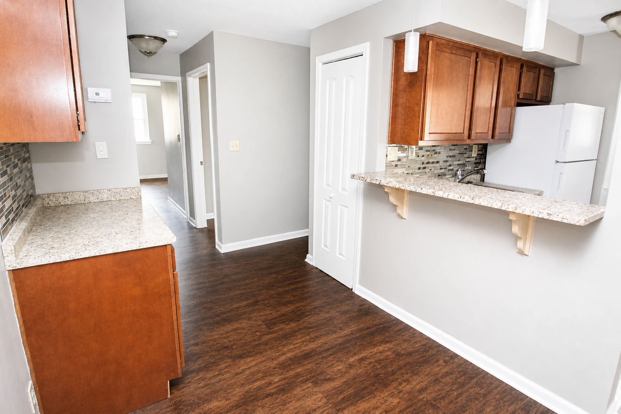 60 SUMNER AVENUEAPT 2 #B02 - Photo 3 of 9