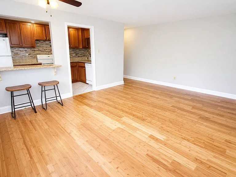 6009 FIFTH AVENUEAPT B-9 #B09 - Photo 3 of 10