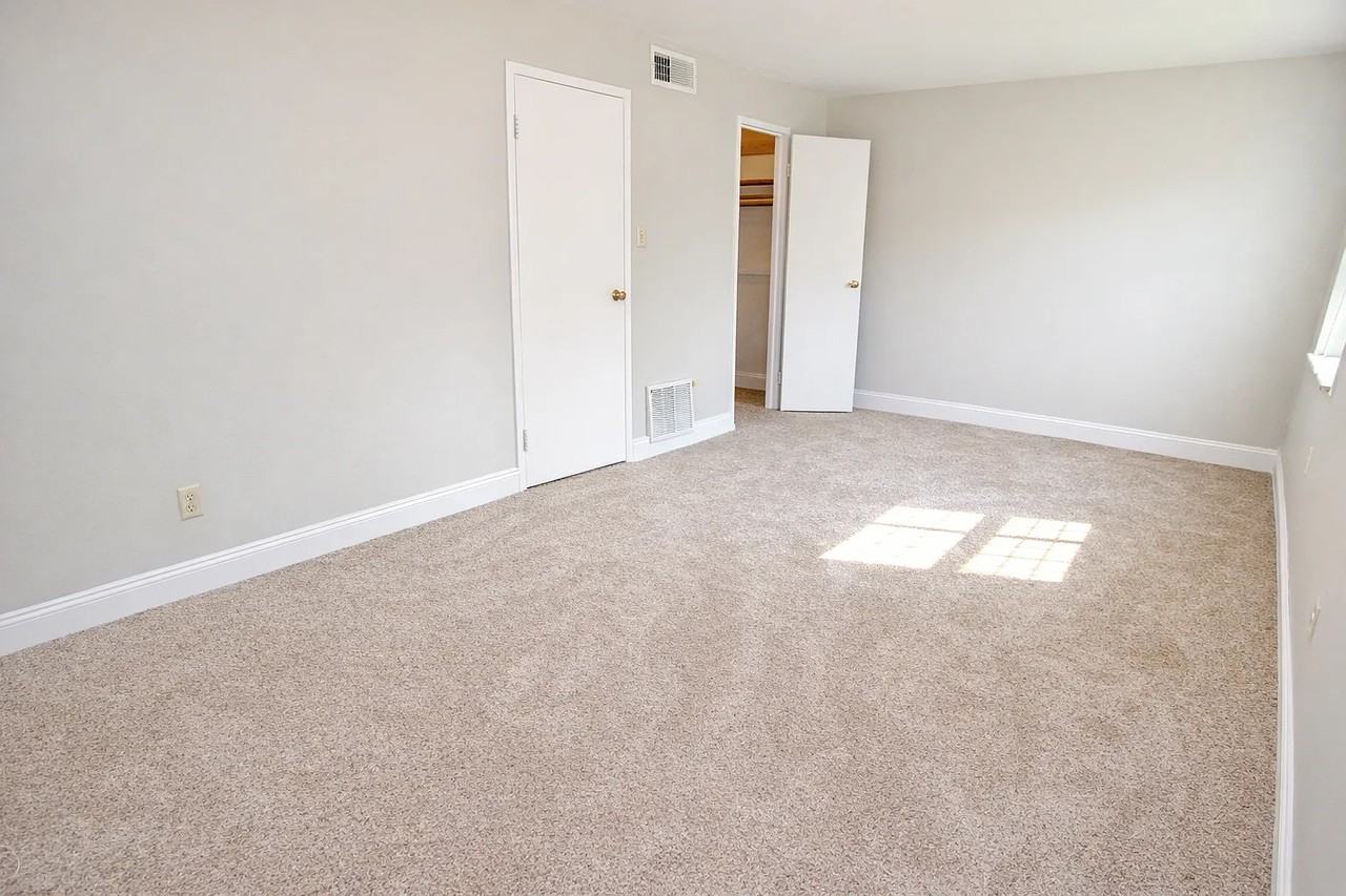 6009 FIFTH AVENUEAPT B-9 #B09 - Photo 5 of 10