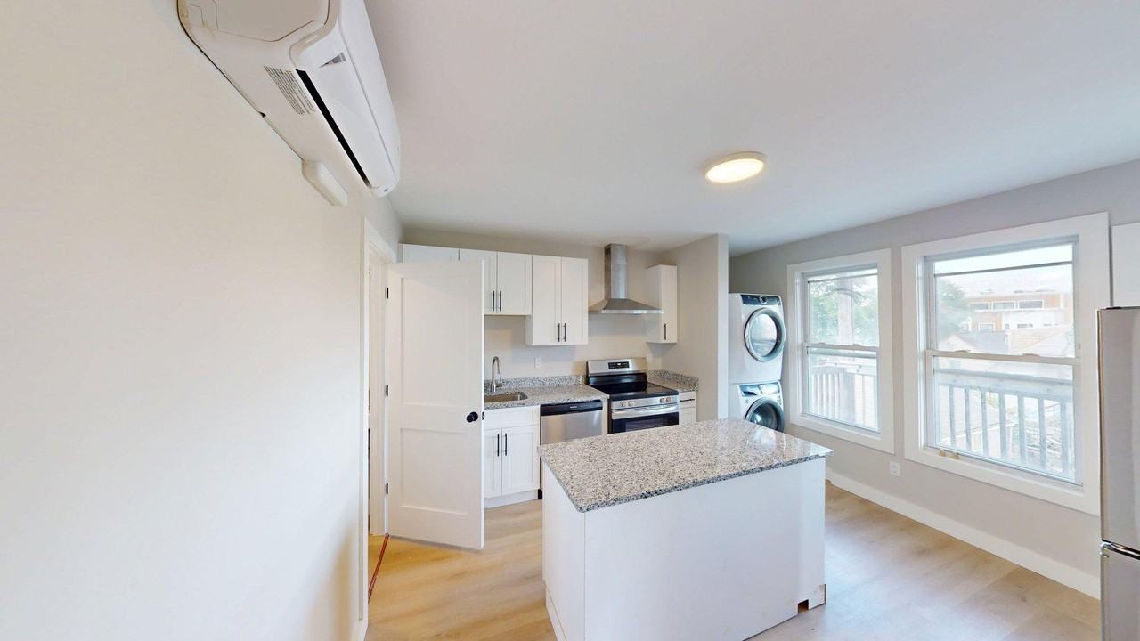 192 Paris Street192 Paris Street - 3 #3 - Photo 7 of 24
