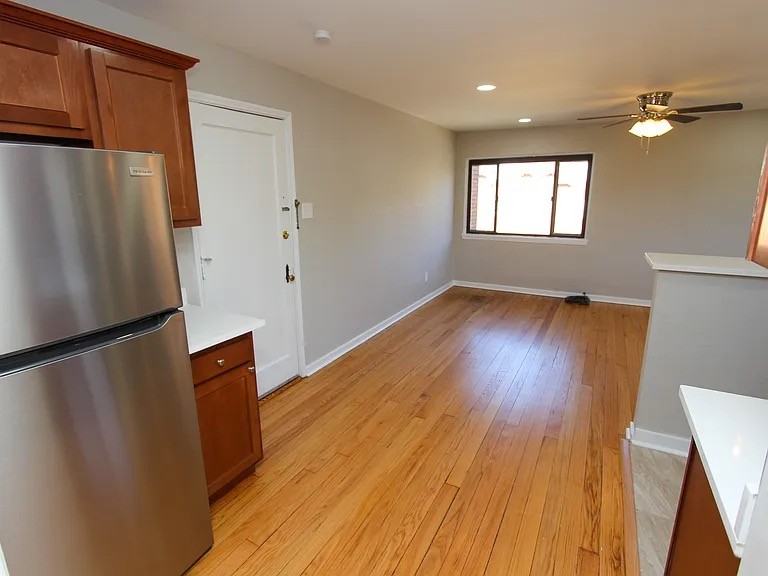 5615 ELLSWORTH AVENUEAPT E-33 #E33 - Photo 3 of 10