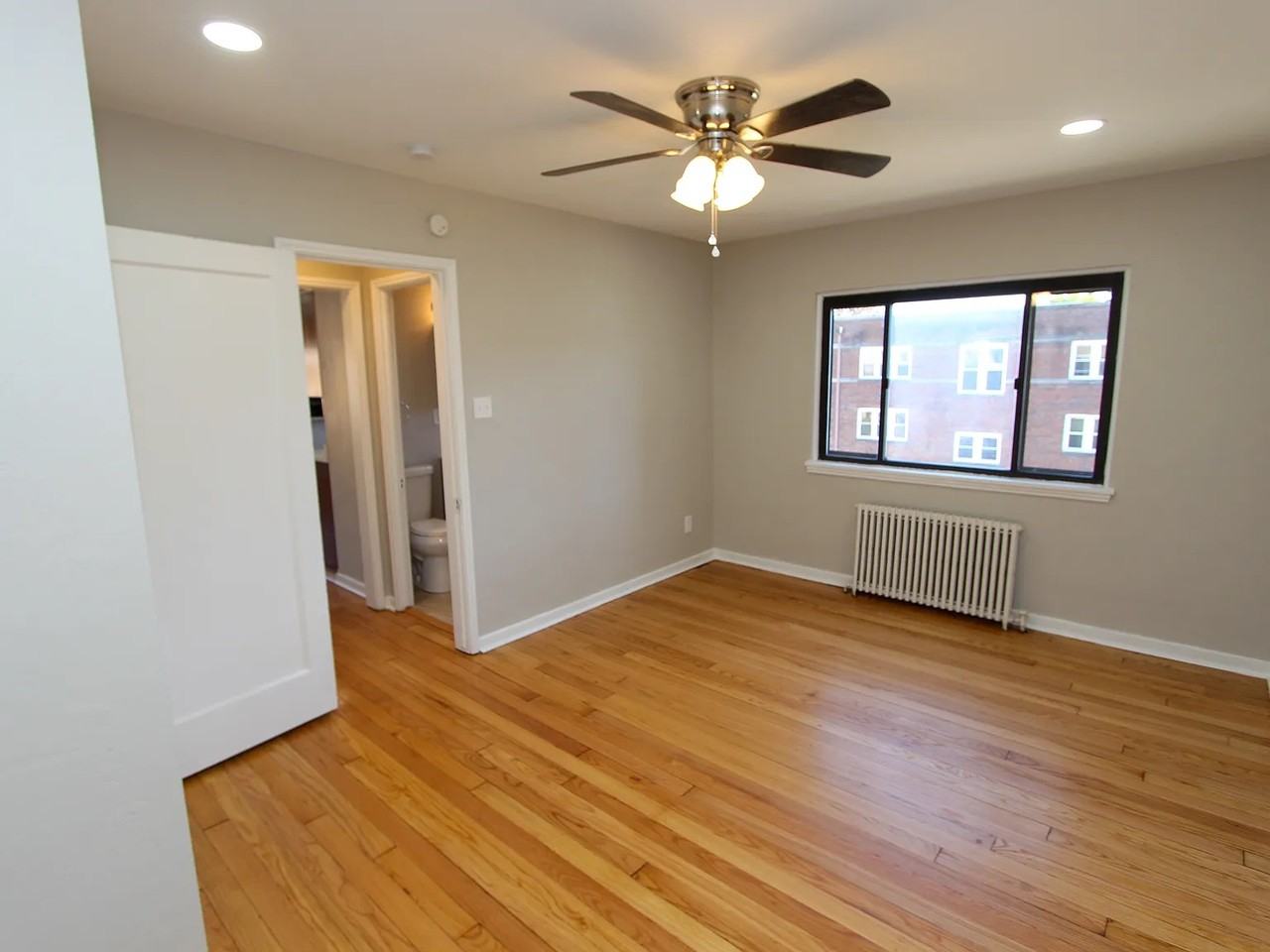 5615 ELLSWORTH AVENUEAPT E-33 #E33 - Photo 5 of 10