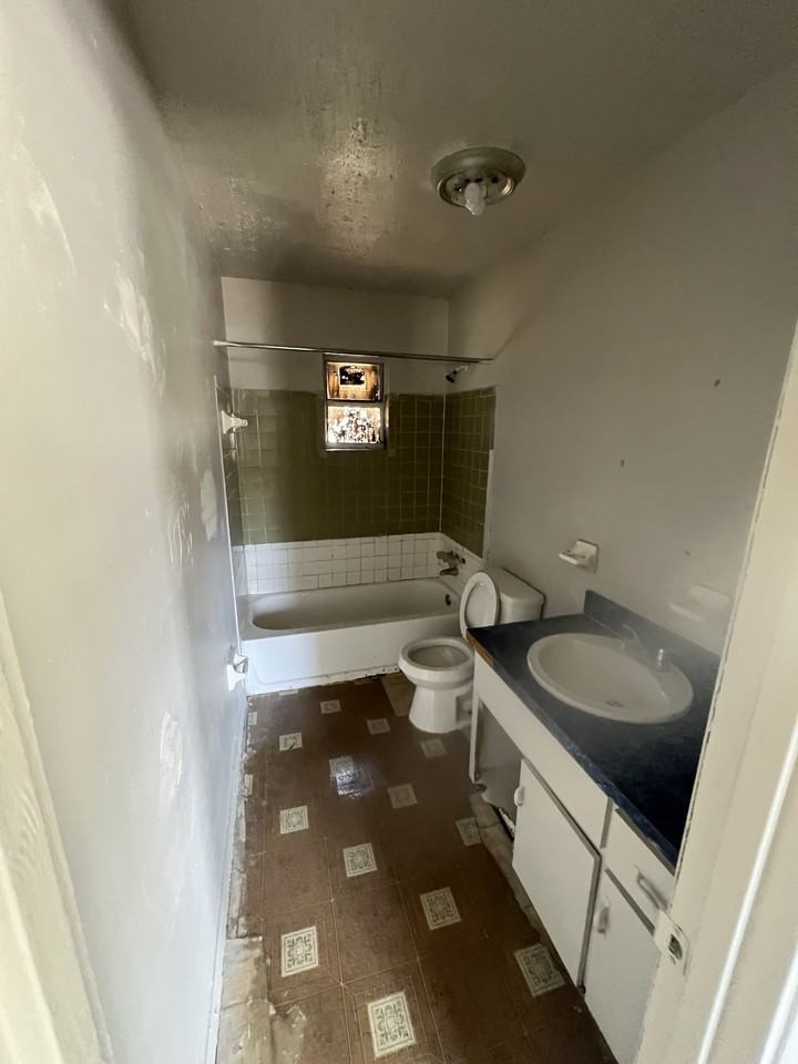 409 Kilgore St #10 - Photo 4 of 10