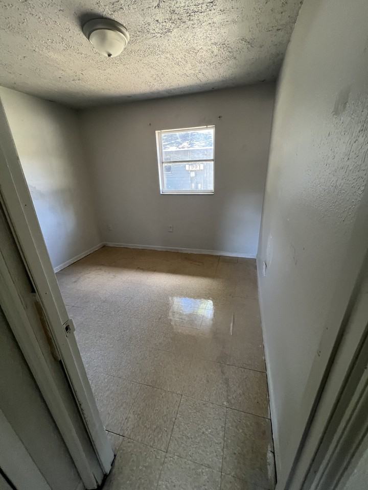 409 Kilgore St #10 - Photo 6 of 10