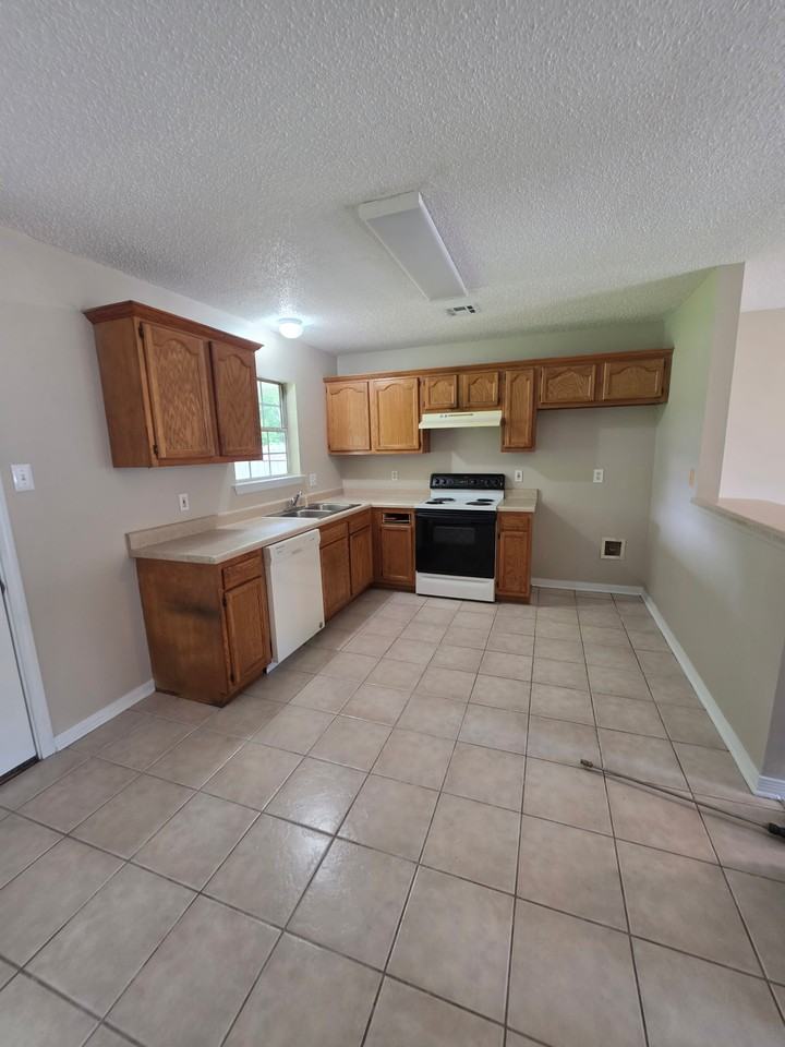 2519 Crane St #1 - Photo 2 of 11