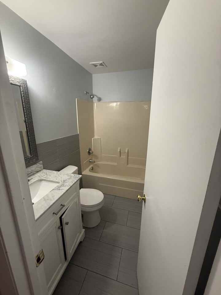 137 Stonehedge Dr #1 - Photo 3 of 7