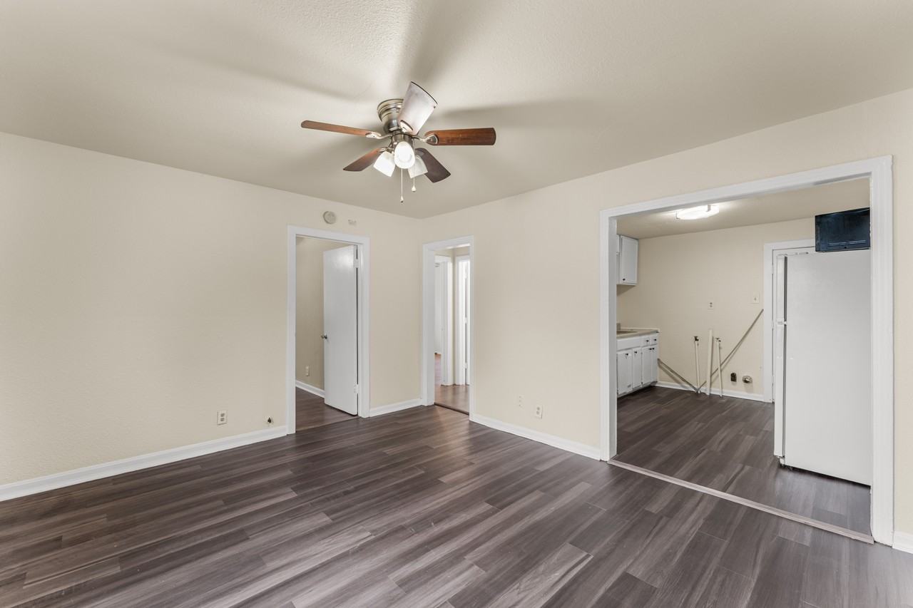 820 E Pecan Ave #1 - Photo 3 of 10