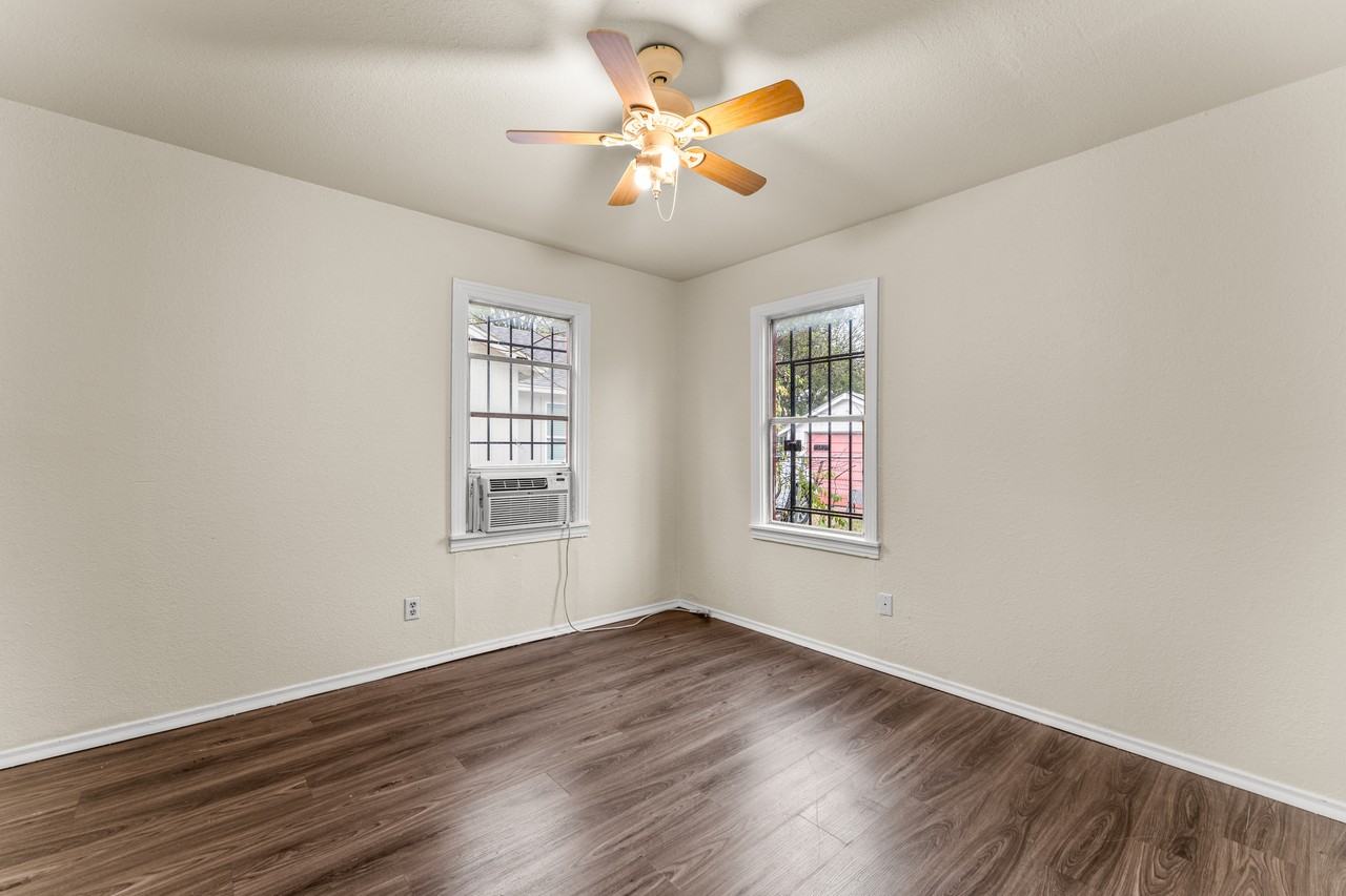 820 E Pecan Ave #1 - Photo 6 of 10