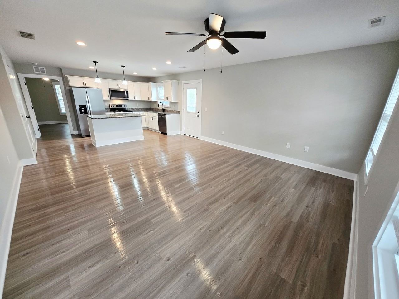 106 E Kentucky Ave #1 - Photo 3 of 13