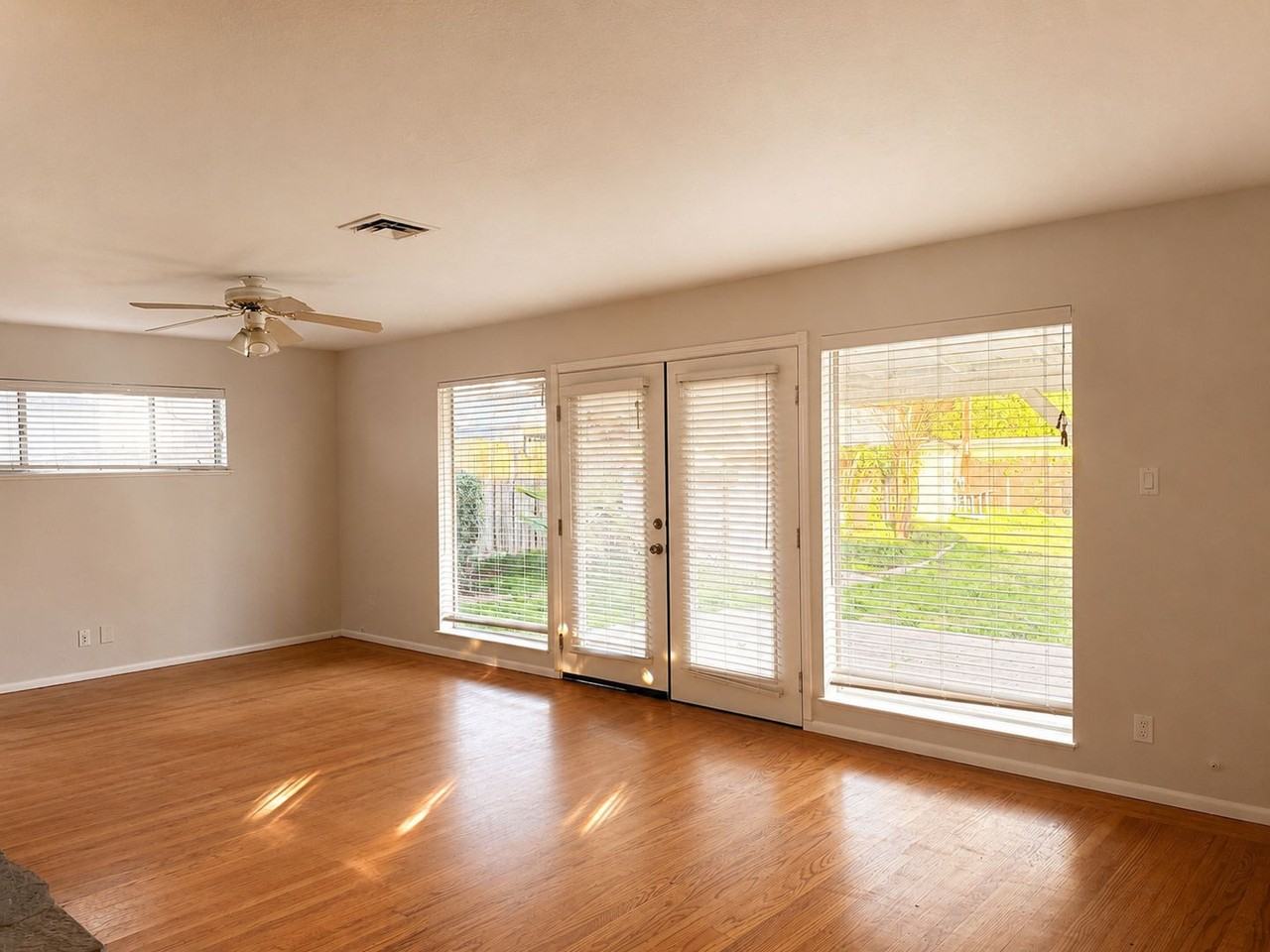 4208 Oak Knoll Dr - Photo 3 of 9