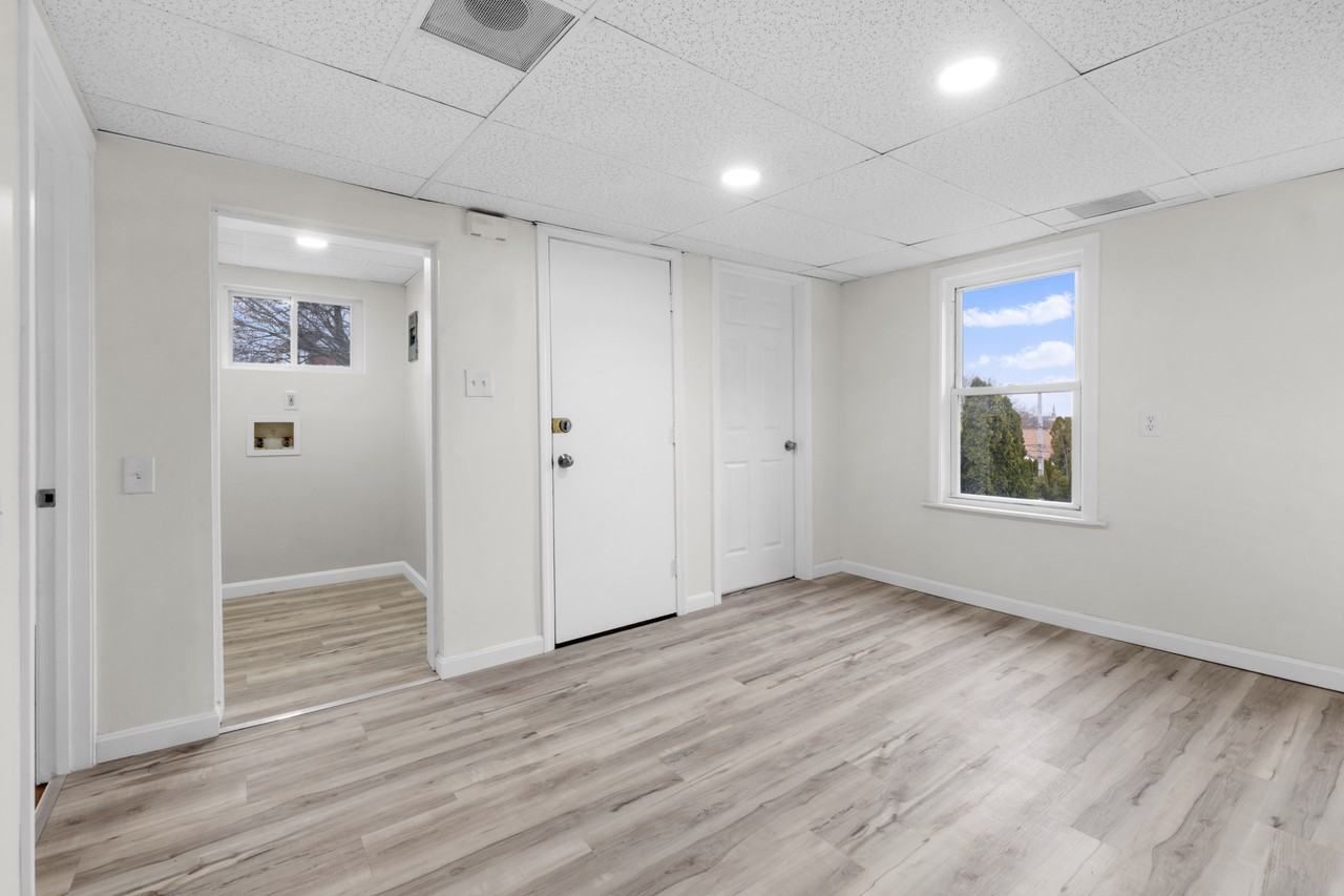 227 Lawrence St #2 - Photo 4 of 11
