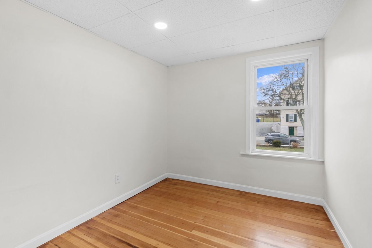 227 Lawrence St #2 - Photo 5 of 11