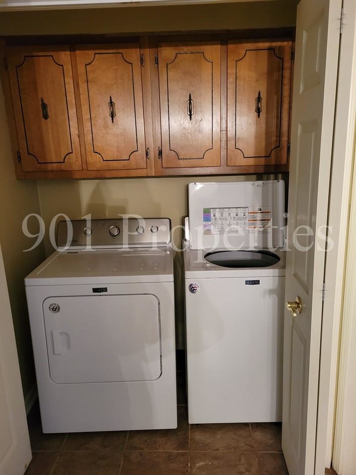 3389 Lord Dunmore Cv #1 - Photo 4 of 11