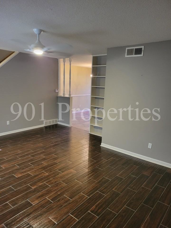 3389 Lord Dunmore Cv #1 - Photo 5 of 11
