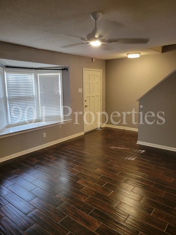 3389 Lord Dunmore Cv #1 - Photo 6 of 11