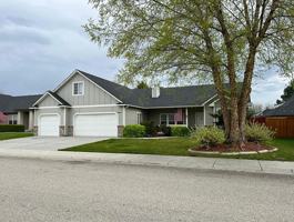 featured image of 2244 N Hickory Way