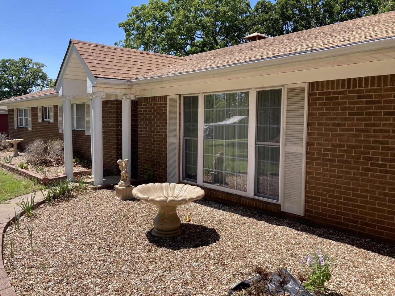 927 Skyline Dr #1 - Photo 2 of 41