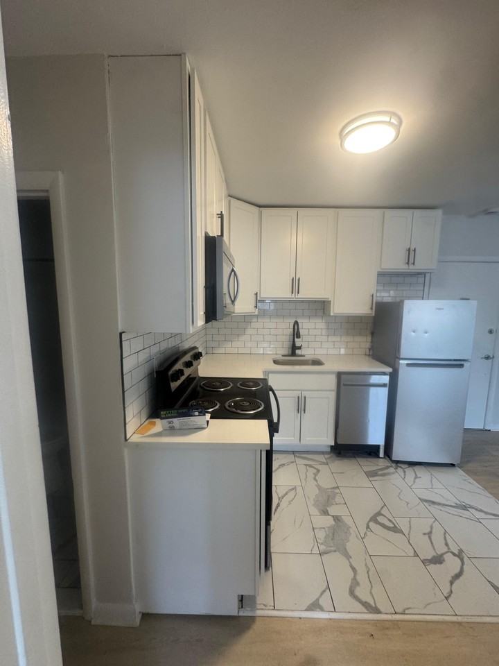 1528 Elmwood AvenueUnit - 108 #1528-108 - Photo 3 of 8