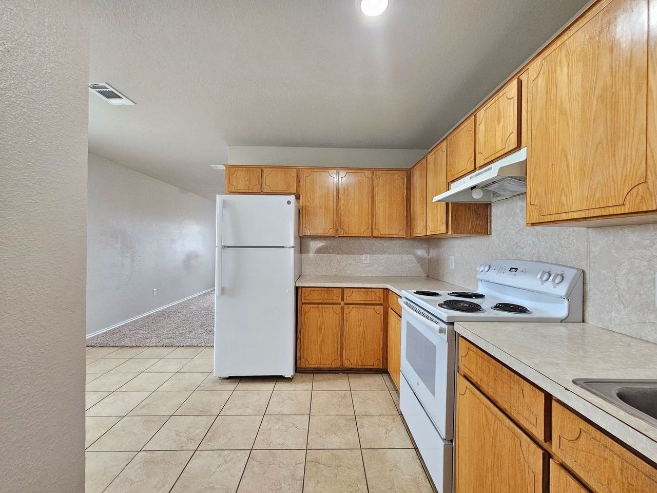 4601 Hudson Dr #D - Photo 7 of 20