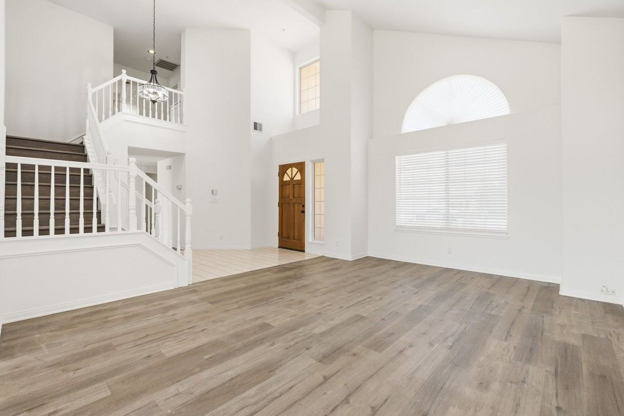 1830 Zircon Ave - Photo 2 of 31