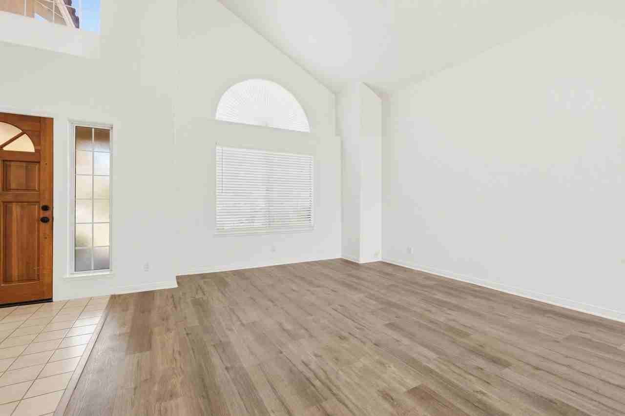 1830 Zircon Ave - Photo 3 of 31
