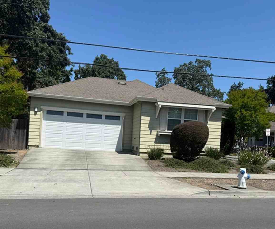 1217 Jennings Ave - Photo 2 of 8