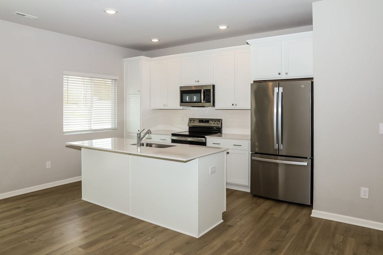 1304 Timber Hollow Ct - Photo 3 of 17