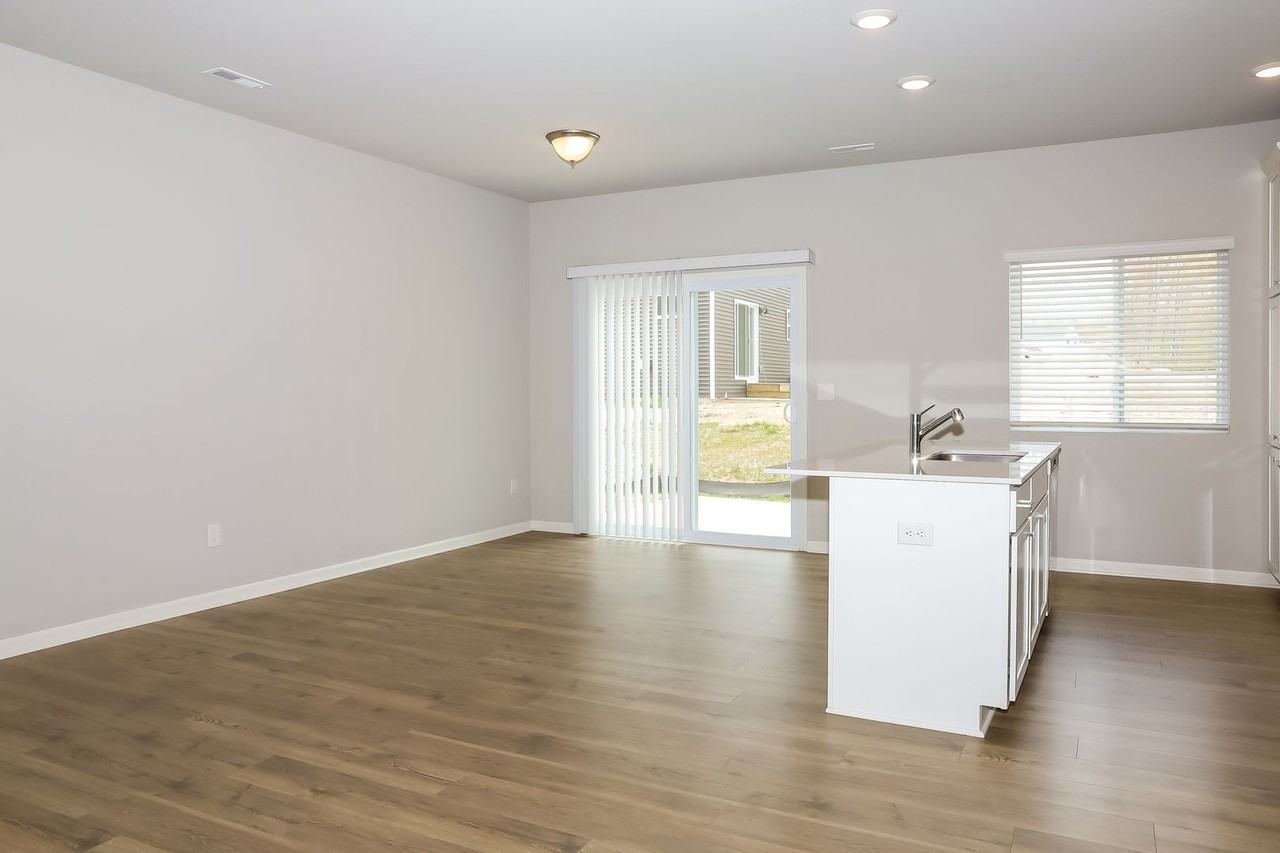 1304 Timber Hollow Ct - Photo 4 of 17