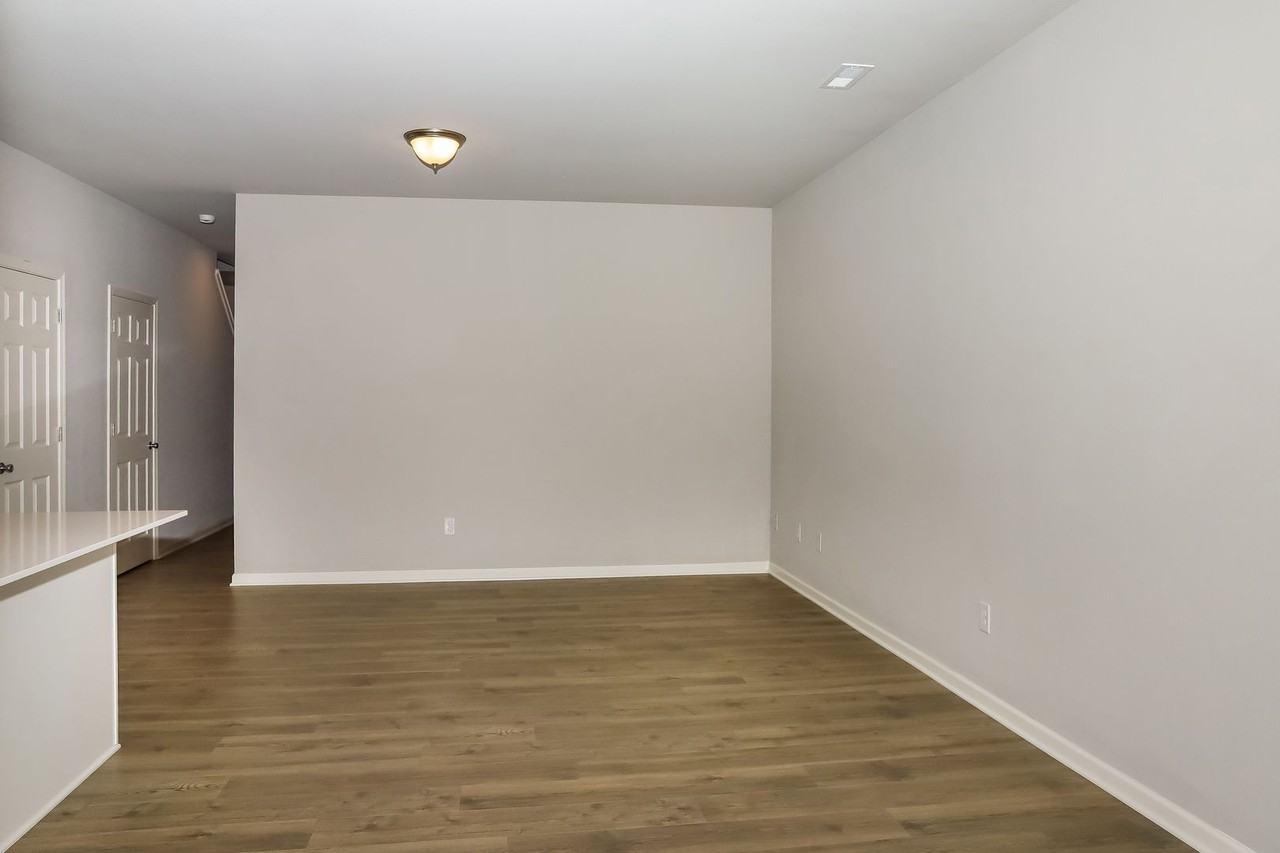 1304 Timber Hollow Ct - Photo 7 of 17