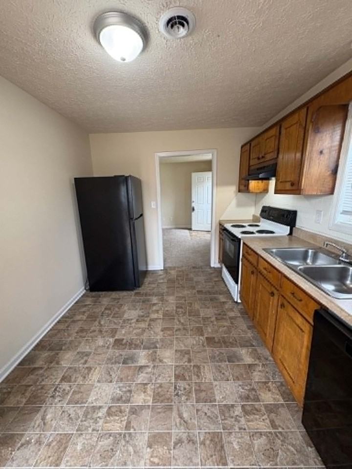 1617 Flanigan Ct #B - Photo 4 of 22