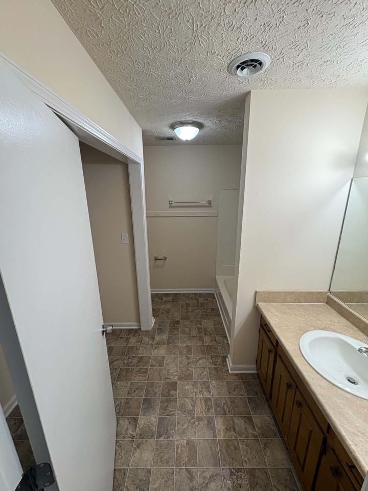 1617 Flanigan Ct #B - Photo 6 of 22