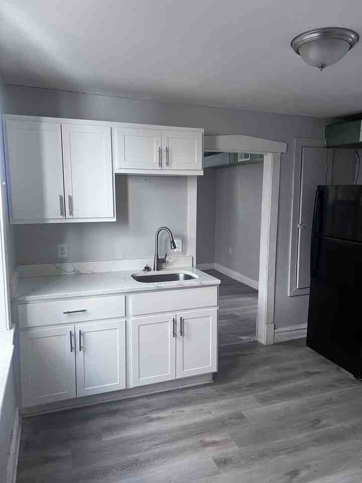 1380 Jackson St #1 - Photo 4 of 11