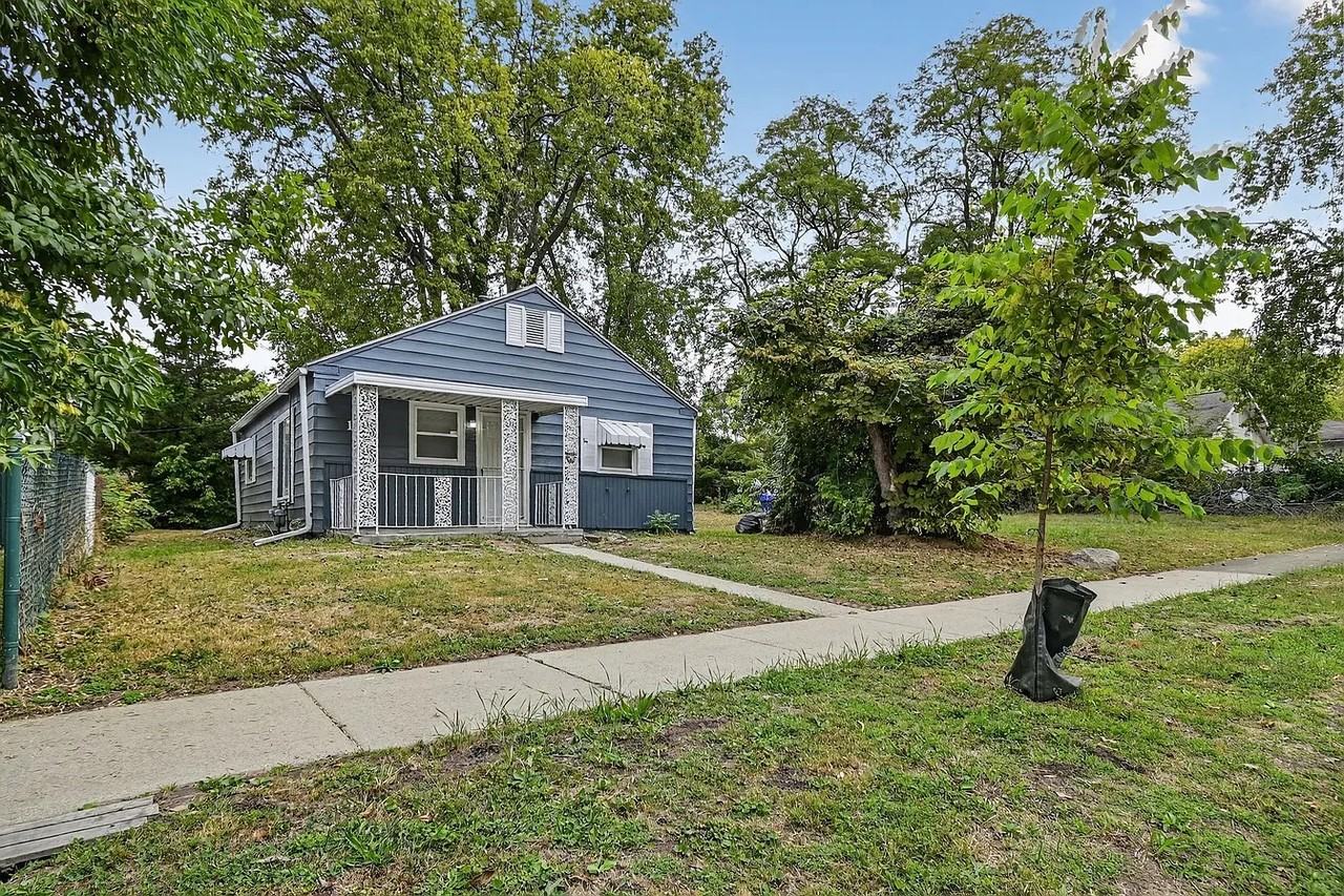 1274 W Green St #1 - Photo 2 of 22