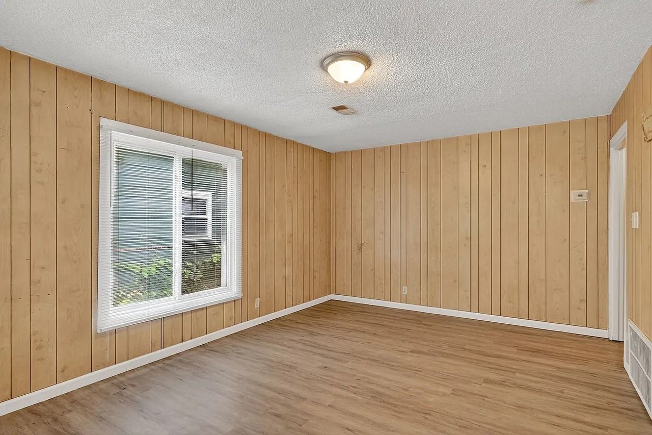 1274 W Green St #1 - Photo 6 of 22