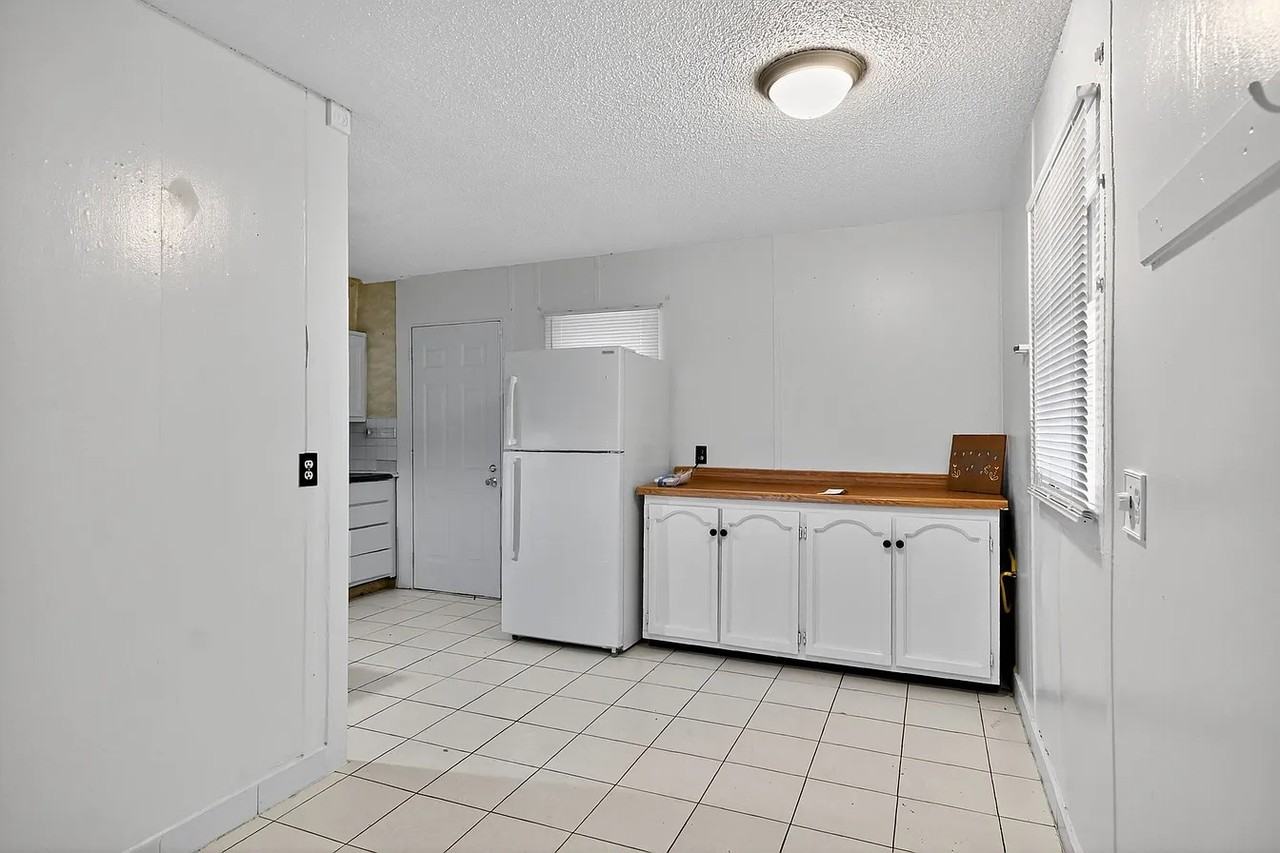 1274 W Green St #1 - Photo 7 of 22