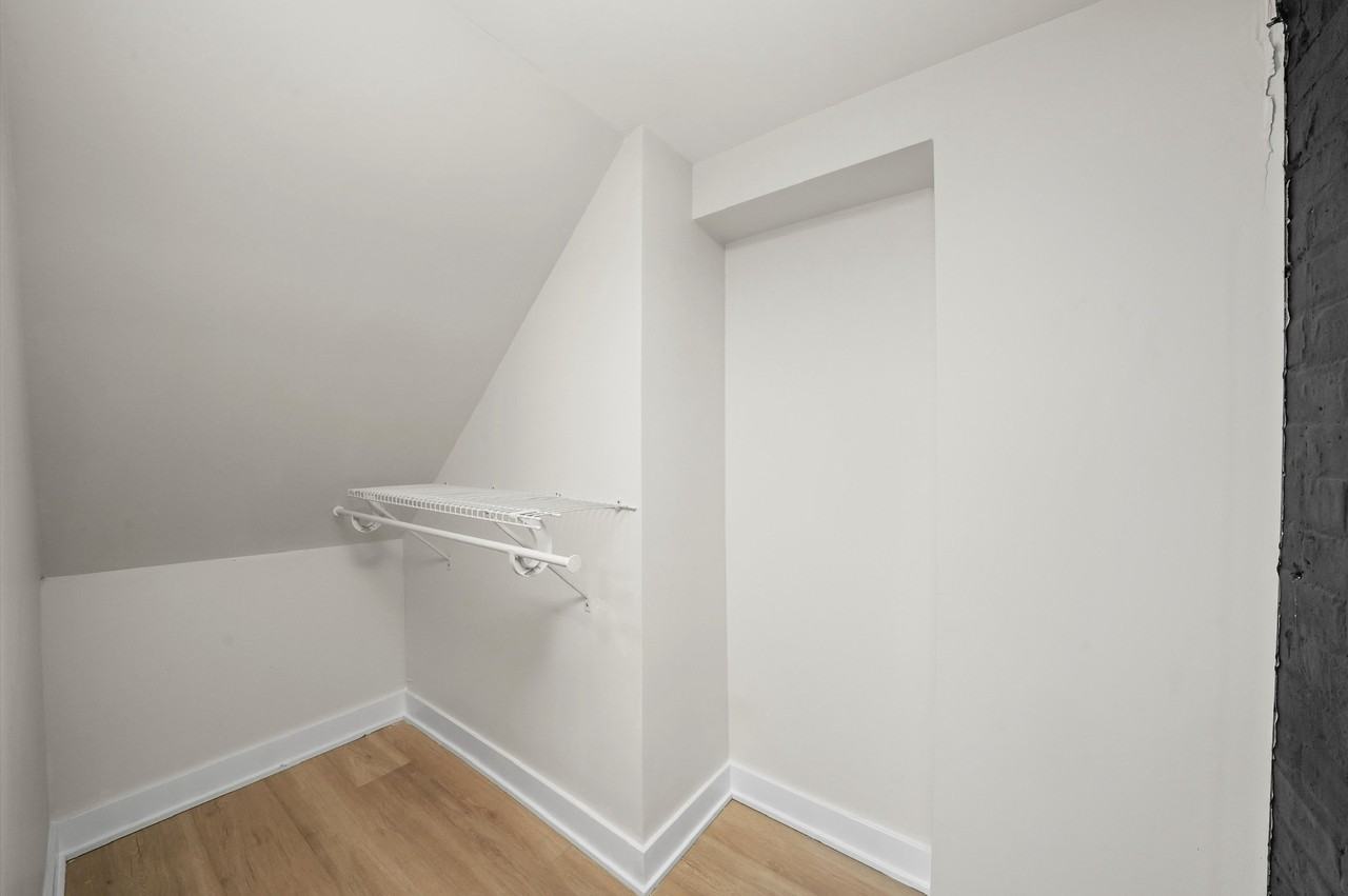 2752 W Belmont Ave #G - Photo 7 of 10