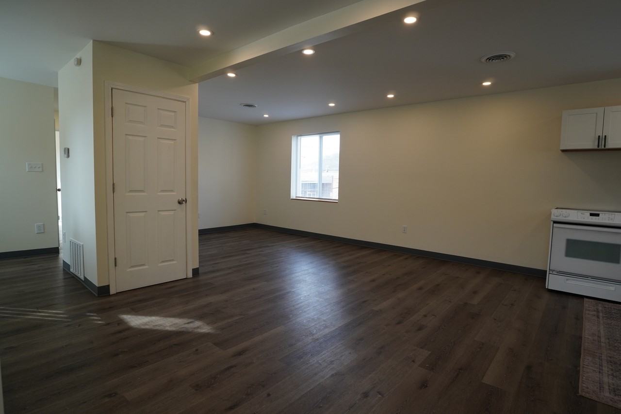 408 Cavitt Ave #2 - Photo 2 of 9