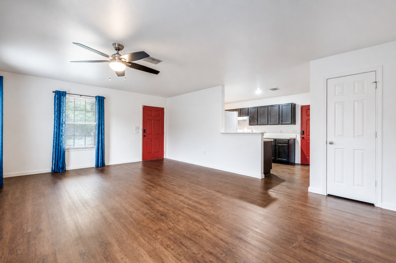 2727 Choice St - Photo 3 of 15
