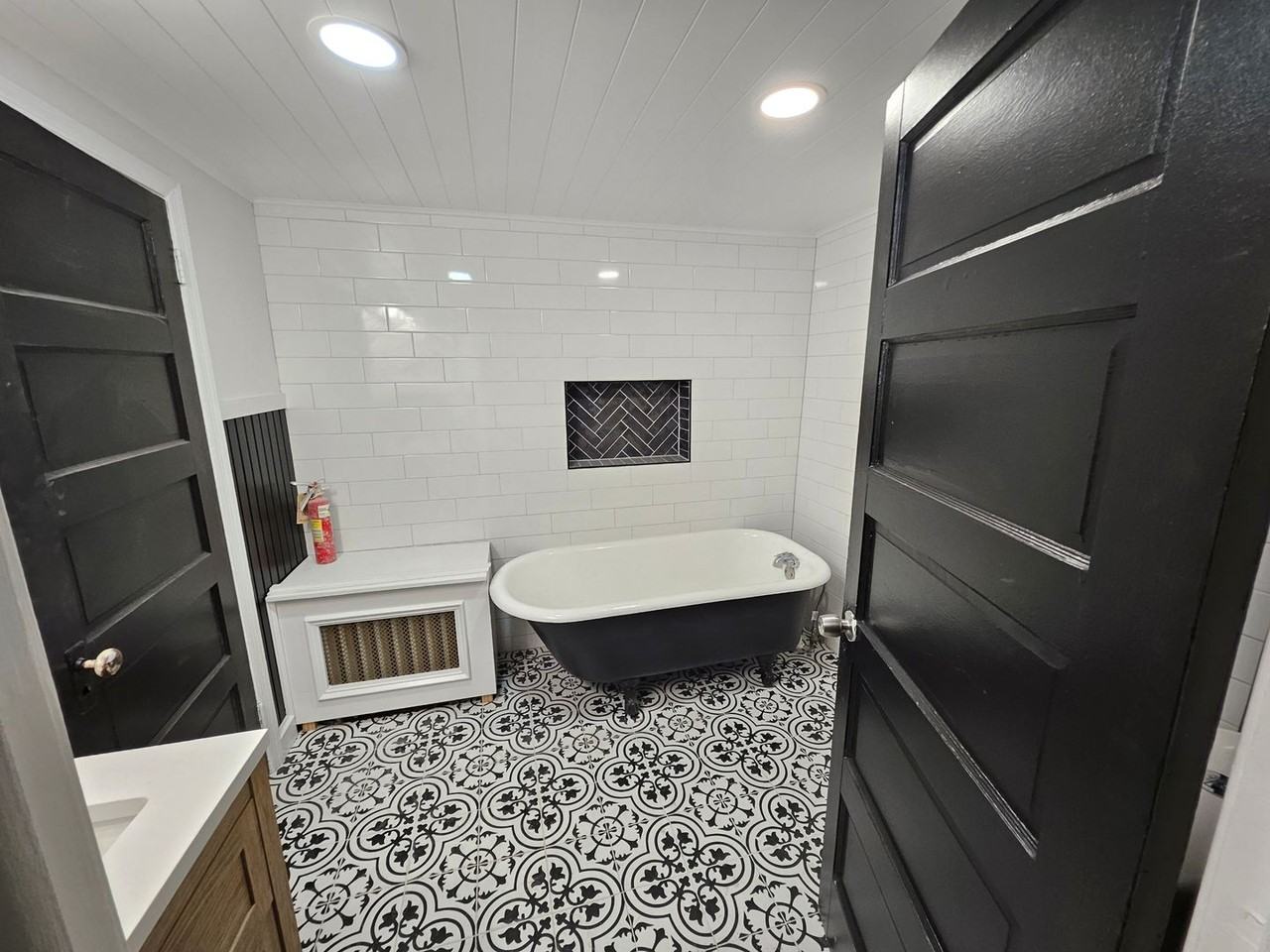 101 E 35th St - Photo 5 of 16