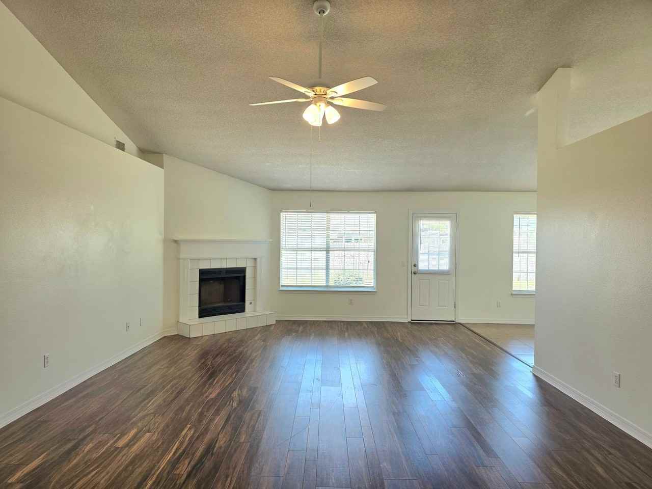 4300 Frasier Ln - Photo 4 of 20