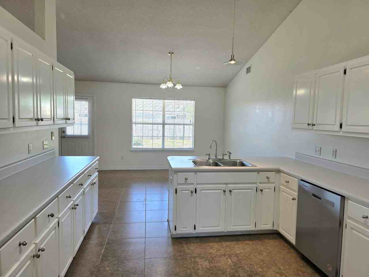 4300 Frasier Ln - Photo 6 of 20