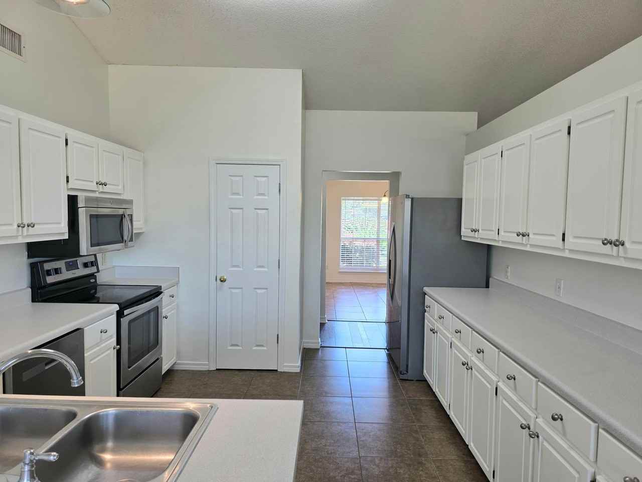 4300 Frasier Ln - Photo 7 of 20