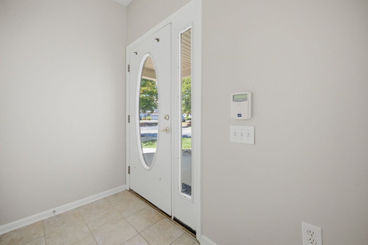 1026 High Dunes Quay - Photo 4 of 23